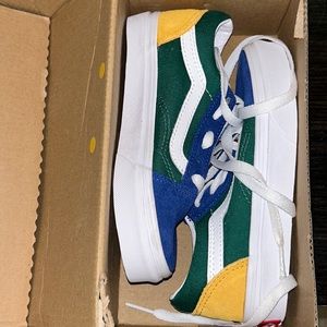 One pair of kids vans 12